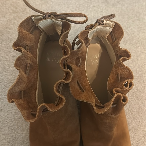Crown & Ivy Brown Ankle Boots with Ruffle Detail size 8.5 M - Picture 3 of 6